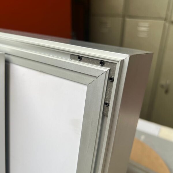 لایت‌باکس فریم لس 8 سانتی‌متر