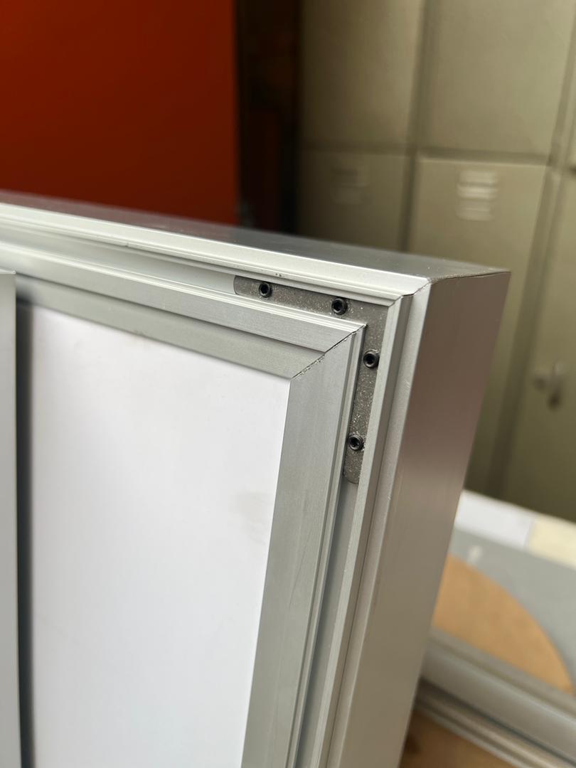 لایت‌باکس فریم لس 8 سانتی‌متر